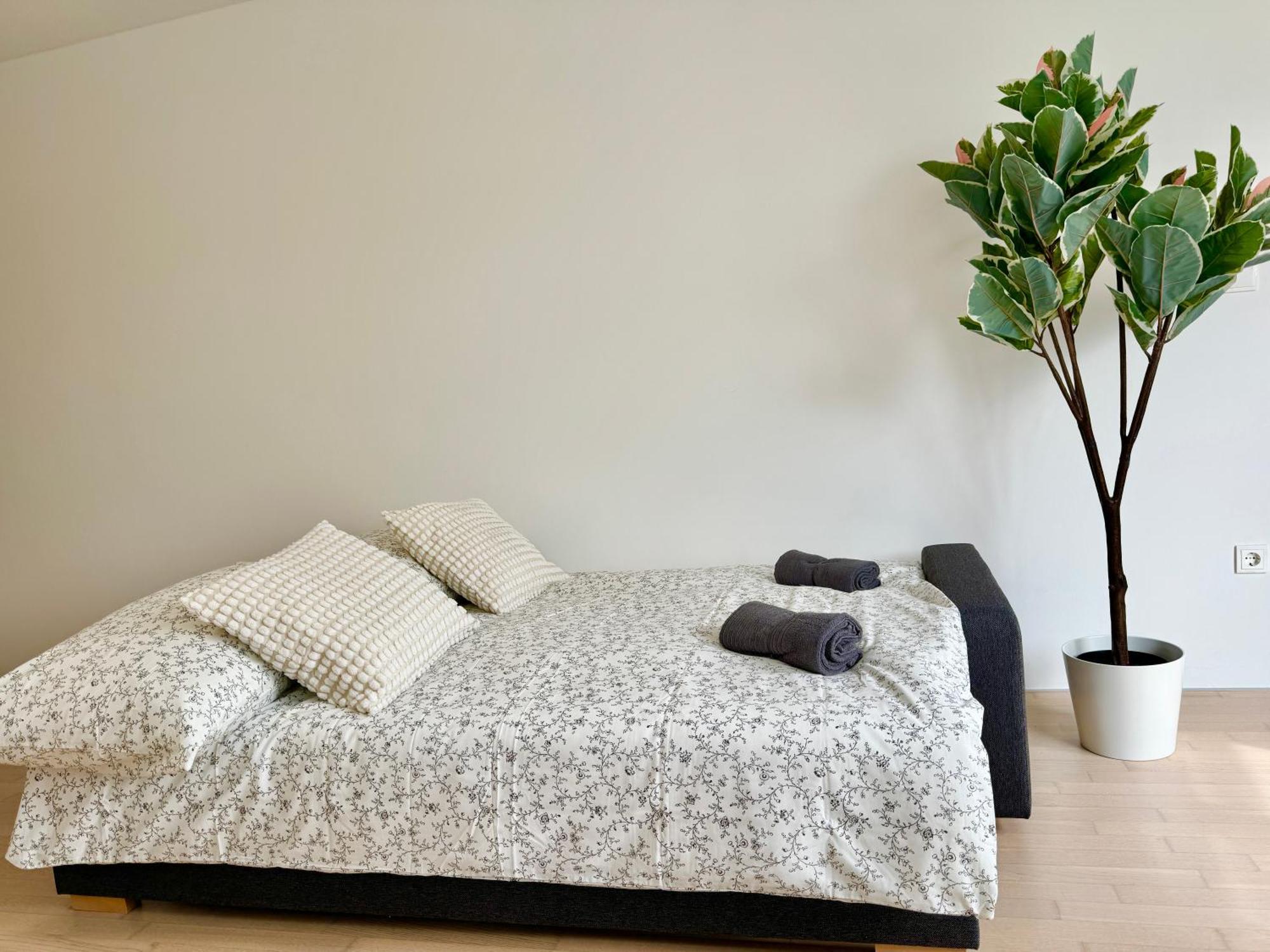 Stylish Schonbrunn With Free Parking Viena